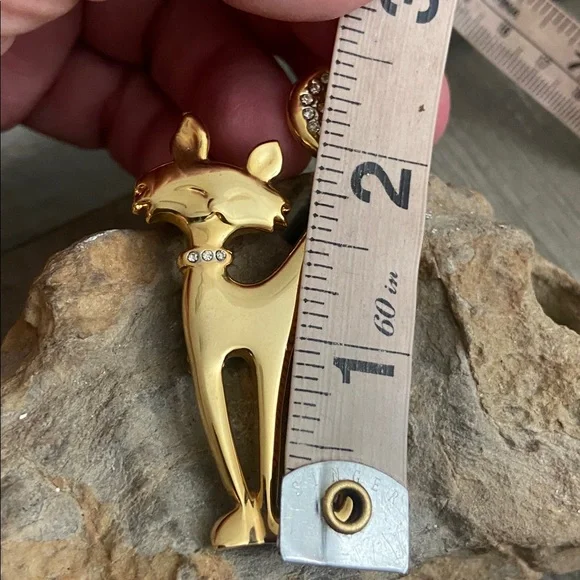 Vintage 80s Gold Tone Cat with Rhinestones Broach - Picture 5 of 6